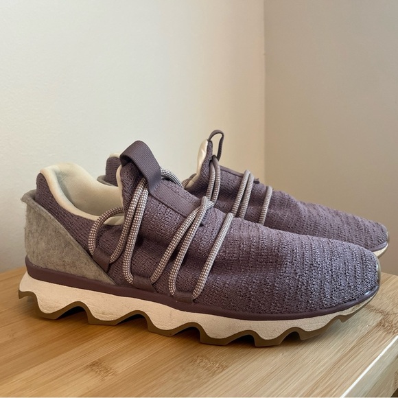 Sorel Women’s Mauve And Grey Kinetic Lace Up Sneakers Size 8.5 - Picture 2 of 8